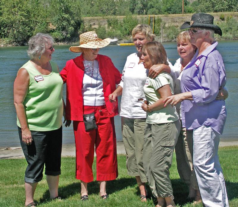 Alanna Westerman, Trudy (Boultbee) Nagurski, Maureen Morrison, Linda (Ashbee) Grywacheski, Trudy (Nichol) Montgomery, Sheila (Hughes) Webster :: Click image to download full-sized image