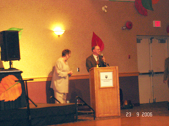 Dinner-September 23, 2006 - Louise Sponaugle, Al Thompson - Saying Grace
