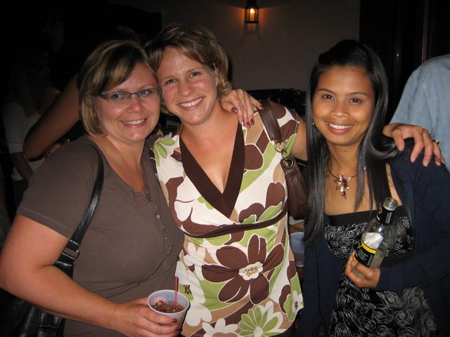 Anne Thraves, Bona Klein (Odian), & Sairung Senger :: Click image to download full-sized image